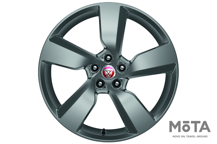 ジャガー 特別仕様車「E-PACE Sensory Performance Edition」100台、 「F-PACE Sensory Performance Edition」50台 2019年11月14日 受注開始