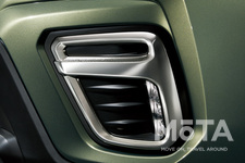 スバル フォレスター 特別仕様車「Xエディション」 フロントフォグランプカバー（無塗装ブラック＋ダークメッキ加飾）