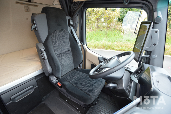 メルセデス・ベンツ 大型トラック「アクトロス」