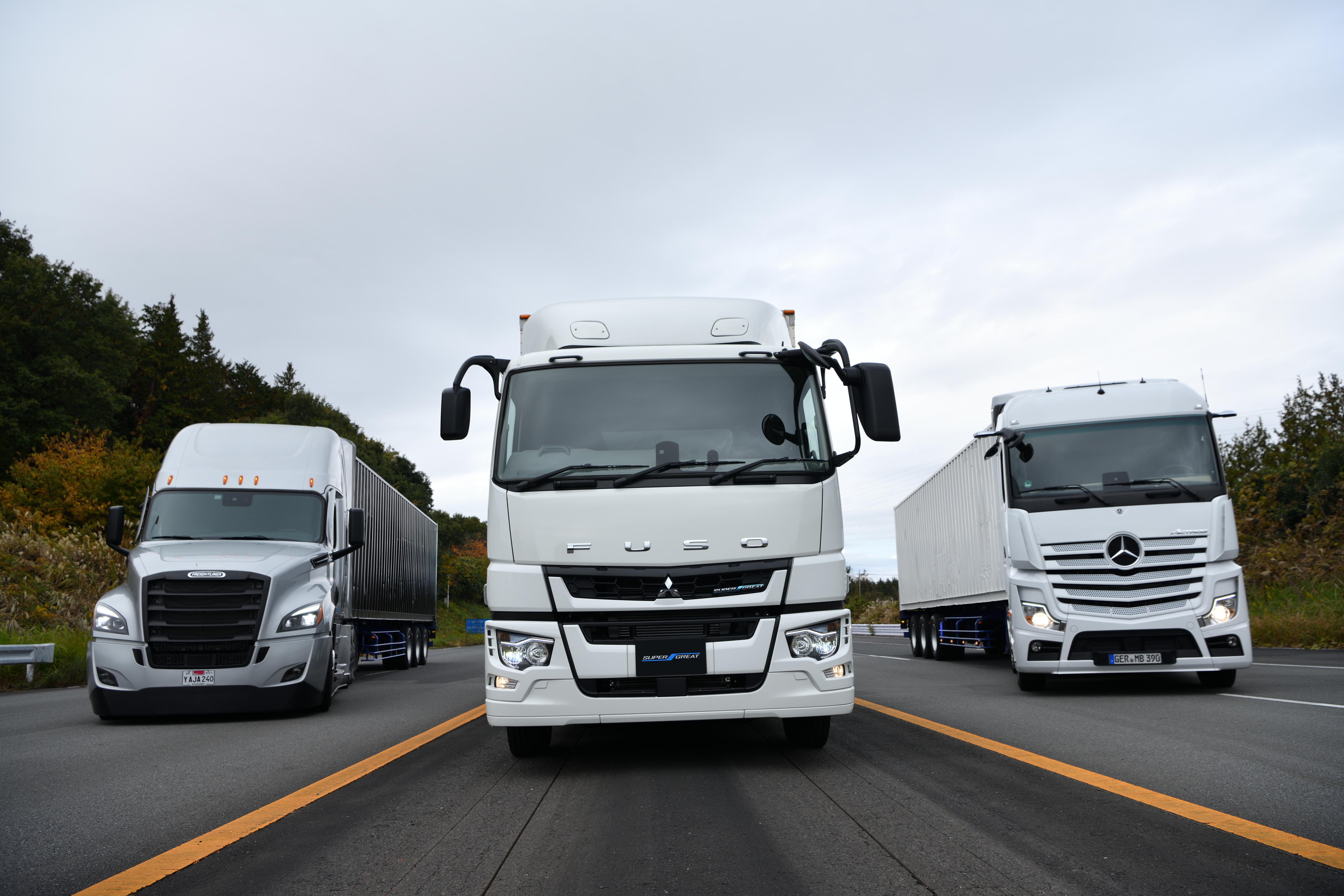 三菱ふそう スーパーグレート試乗 日独米トラックの豪華共演 自動運転レベル2の実力に迫る 2 3 はたらくクルマ Mota