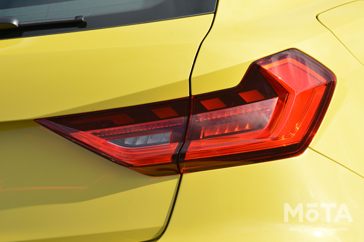 アウディ 新型A1スポーツバック 1st edition