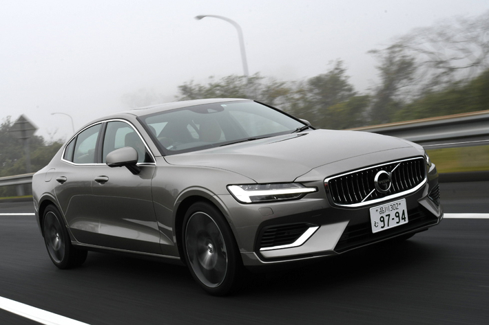 日産 スカイライン じゃなくて ボルボ S60 あえて選ぶ外車のススメ Vol 3 コラム Mota