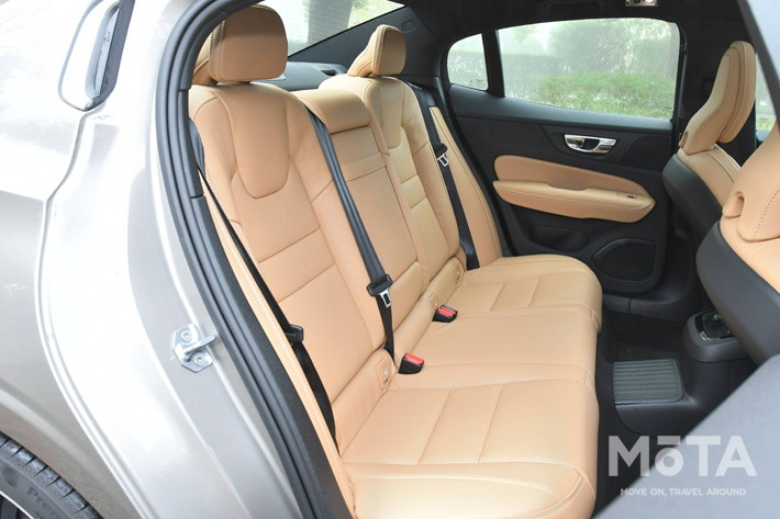 ボルボ S60 T6 TwinEngine AWD Inscription