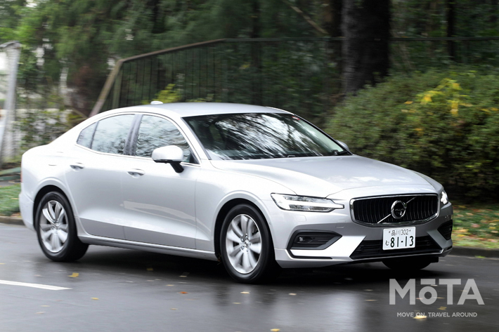 ボルボ S60 T4 Momentum