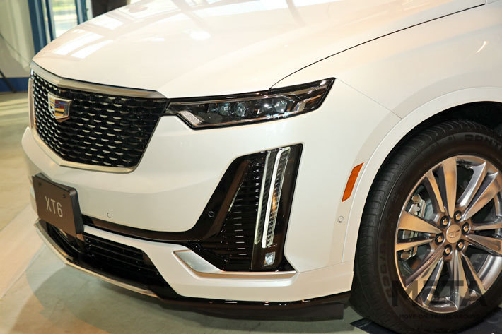 GM 新型キャデラック XT6