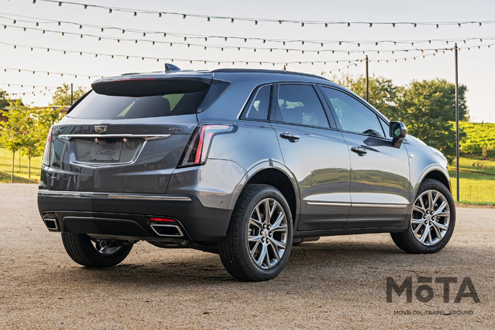 GM キャデラック XT5プラチナムスポーツ