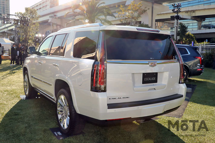 GM キャデラック エスカレード