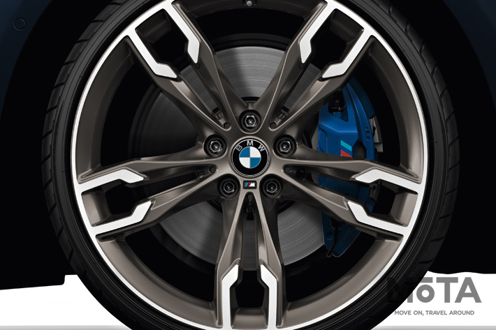 BMW M550i xDrive アルティメットエディション