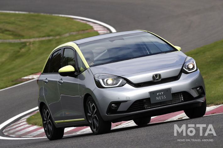 ホンダ 新型フィット ネス