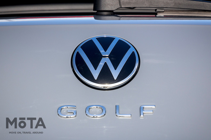 VW ゴルフ8 ボディカラー：ムーンストーングレー