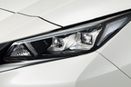 日産 リーフ LEDヘッドランプ(ハイ／ロービーム、オートレベライザー付、シグネチャーランプ付)