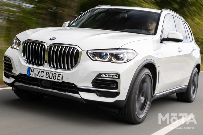 BMW 新型 X5にプラグインハイブリッド及びハイパフォーマンスモデルを追加