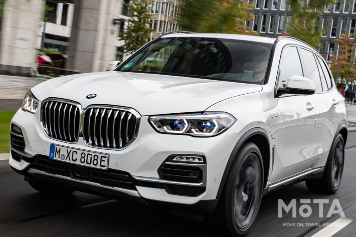 BMW 新型 X5にプラグインハイブリッド及びハイパフォーマンスモデルを追加