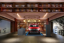 三菱と蔦屋電気がコラボした「電気CAMP」