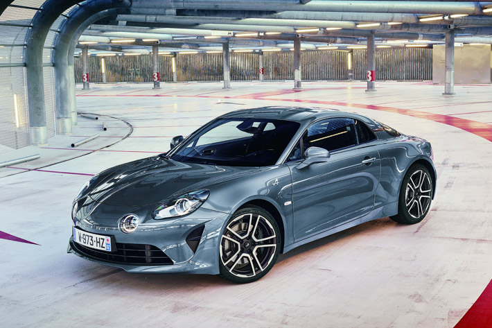 アルピーヌ、軽量鍛造アロイホイールを装着した左ハンドルモデルを10台