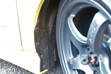 [普段やらないところを念入りに洗車]