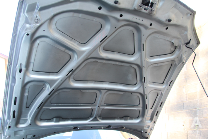 [普段やらないところを念入りに洗車]