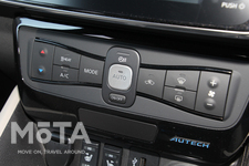 [普段やらないところを念入りに洗車]