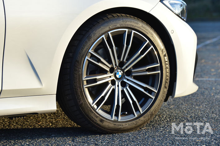 BMW 新型3シリーズ “320d xDrive M SPORT”(新型直4 2.0L ツインターボ ディーゼルエンジン搭載)