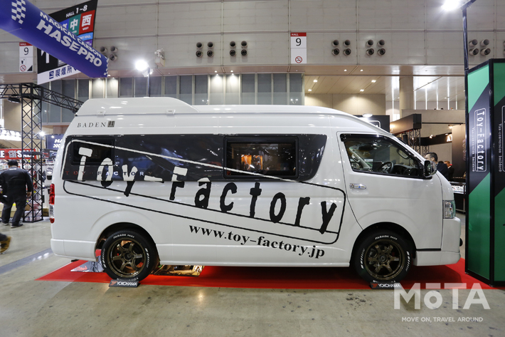 ハイエースの足回りに不満のある人必見 トイファクトリー より 疲労軽減 サスペンションが登場 東京オートサロン 東京オートサロン Mota