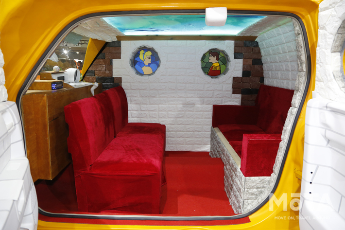 トヨタ東京自動車大学校ブースメーカー、bBオープンデッキ