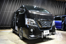 AUTECHブース NV350キャラバン プレミアムGX アーバンクロム