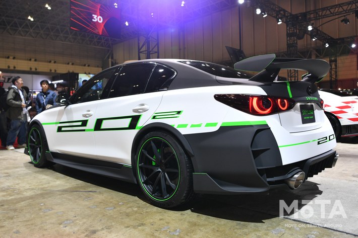 新型スカイラインがチャラいカラーリングで登場！？ 【東京