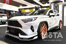 ROWENブース 新型RAV4