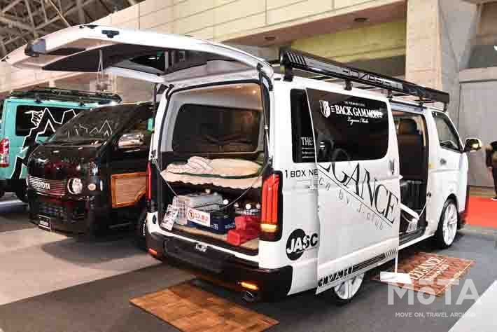 レガンス仕様のハイエース