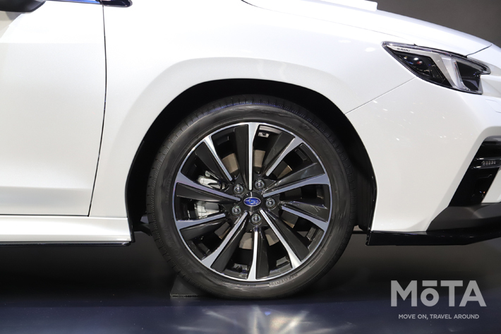 スバル レヴォーグプロトタイプ STIスポーツ