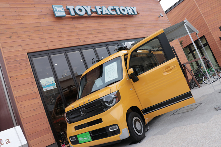 キャンピングカー×ミニベロ専門店が人気！？ トイファクトリー東京の狙いとは
