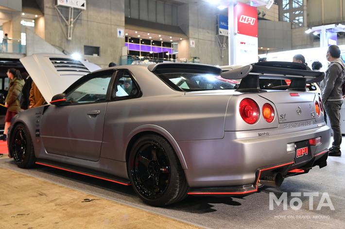 贅沢すぎるカスタムが施されたr34にはスタイル抜群な美女が良く似合う 東京オートサロン 画像ギャラリー No 1 特集 Mota