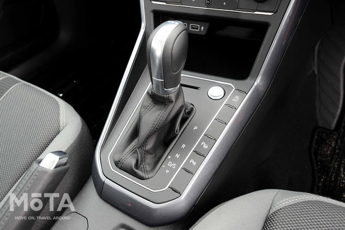 フォルクスワーゲン ポロ TSIハイライン[ボディカラー：エナジェティックオレンジメタリック]