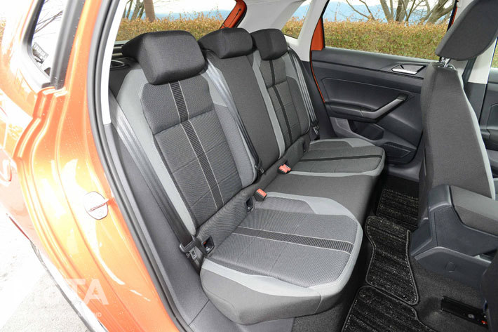 フォルクスワーゲン ポロ TSIハイライン[ボディカラー：エナジェティックオレンジメタリック]