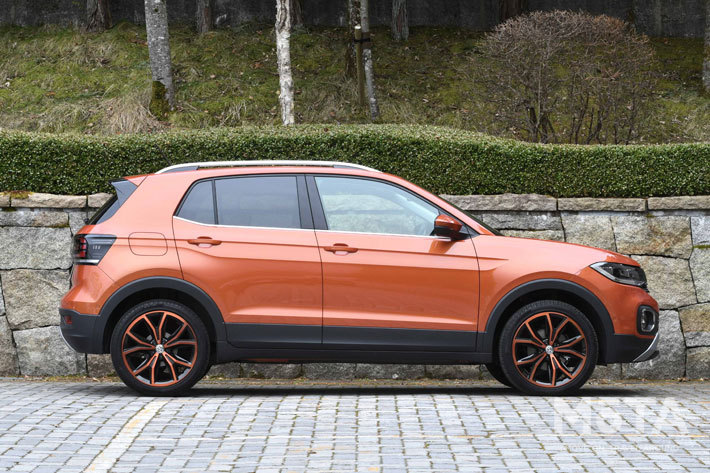 フォルクスワーゲン T-Cross(ティー・クロス)  TSI 1st Plus[FF]