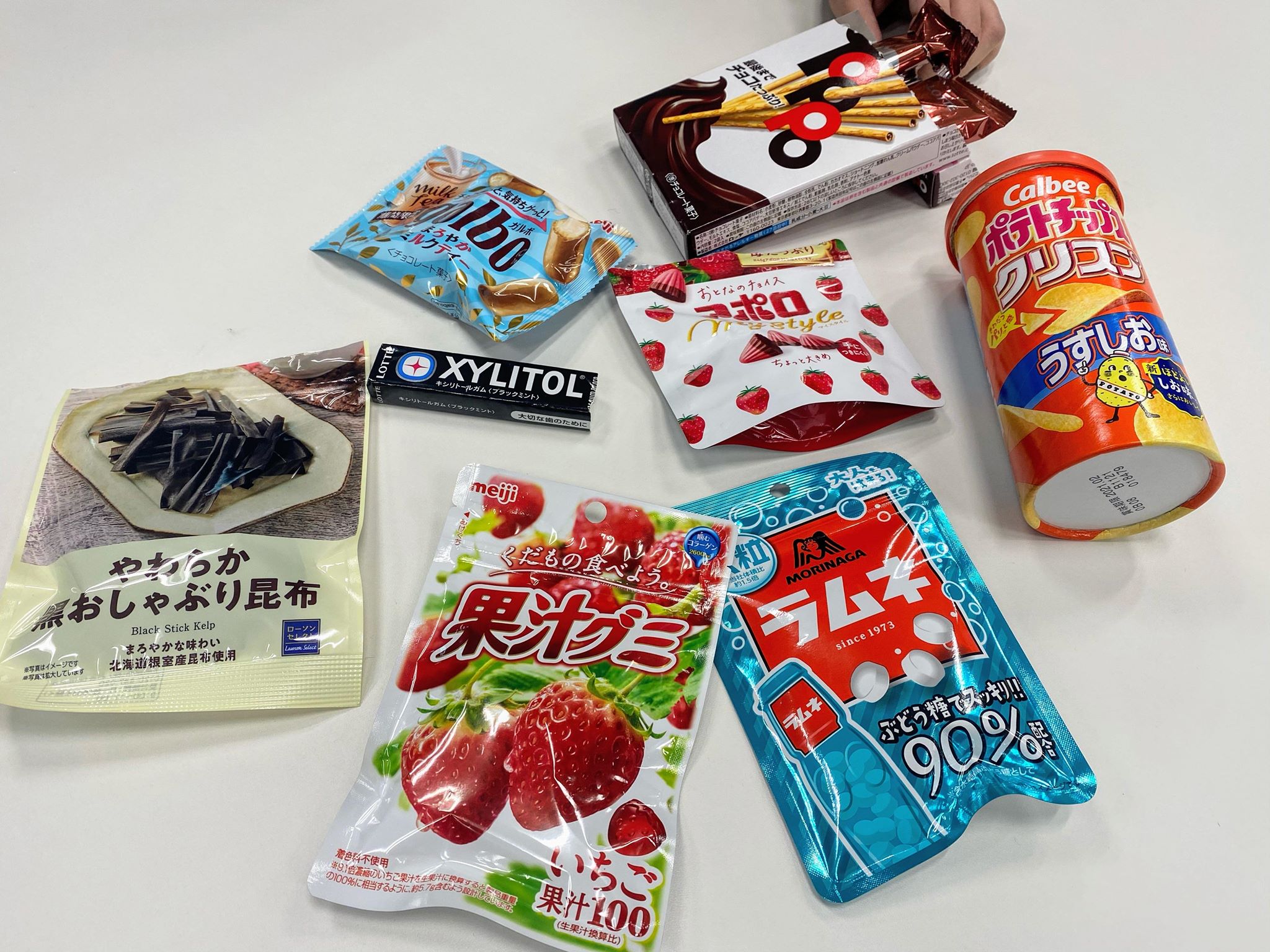 ドライブで女子力アップ 渋谷ではたらく女子の モテ系 コンビニお菓子選び 後編 トレンドウォッチャー Vol 6 コラム Mota