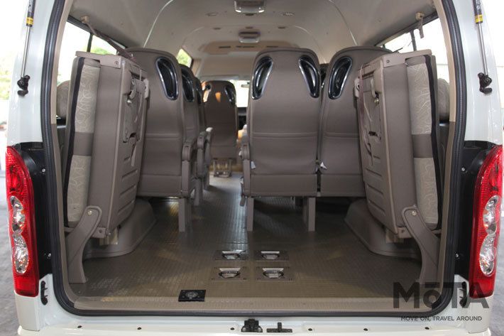 ハイエースそっくりの“パクリカー”「CAM PLACER X」(マレーシア)[中国「九龍 A6」OEM車]