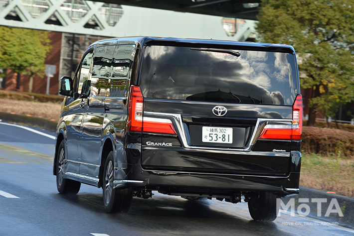街で目立つこと間違いなし トヨタ グランエースで公道を走る 徹底分析 公道試乗編 徹底検証 年新型車種ー試乗レポート Mota