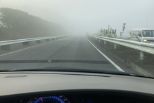 ※霧で視界不良のイメージ