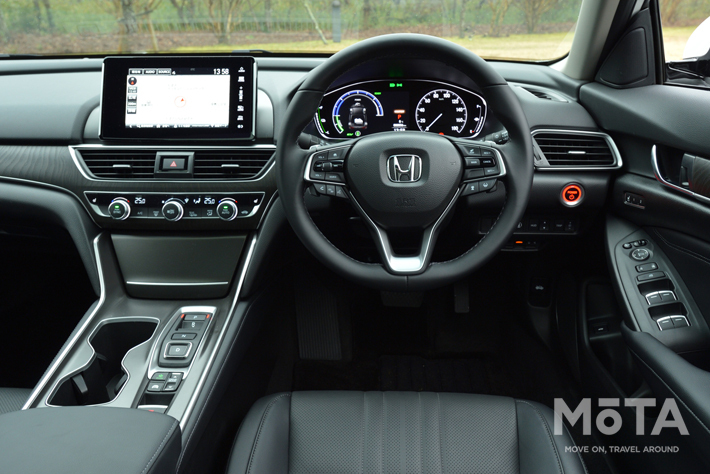 ACCなどの先進安全装備やカーナビは全車標準となる。ちなみにCDやDVDなどの再生には対応しておらず、スマホと連携してオーディオを楽しむシステムだ