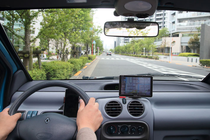 スマホ規制強化！ 道交法改正で再注目したい、“ポータブルカーナビ”の