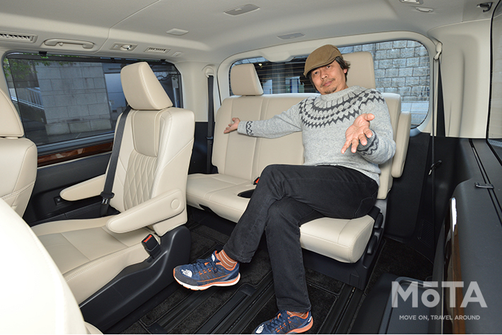 トヨタ　グランエース （8人乗り）