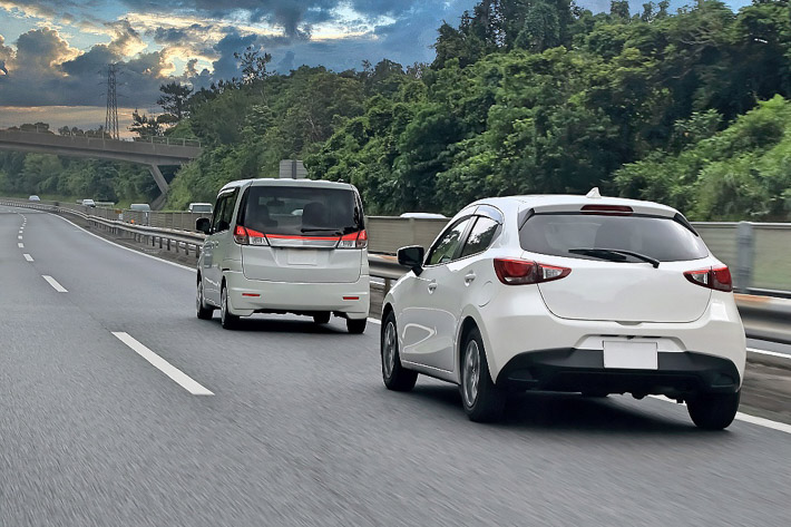 あおり運転 妨害運転 罪の適用から1年で100件を摘発 いまだに横行するあおり運転 の対策に有効な3つの防衛策 初心者必見 編集部が語る自動車購入ノウハウ Mota