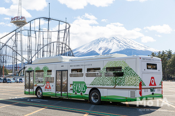 富士急バスが運行する電気のバス