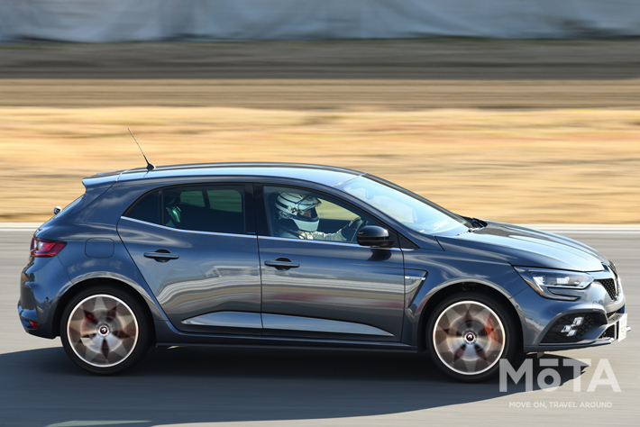 ルノーメガーヌRSトロフィRつくば試乗