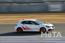 ルノーメガーヌRSトロフィRつくば試乗