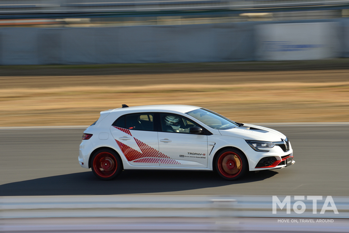 ルノーメガーヌRSトロフィRつくば試乗