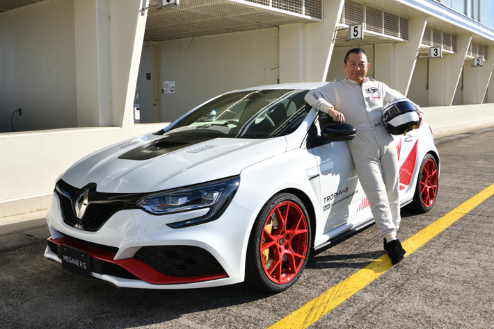 腕利き専用のスポーツモデル ルノー メガーヌr S トロフィーr 試乗レポート In筑波サーキット 徹底検証 年新型車種ー試乗レポート Mota