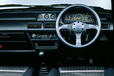 日産 マーチ（初代）