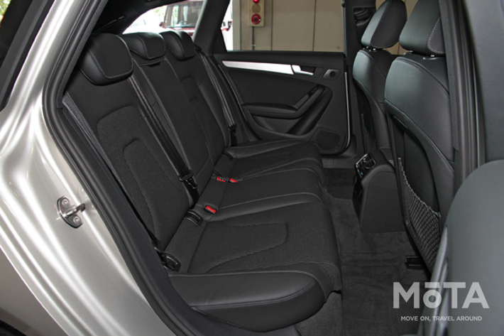 アウディ A4 アバント